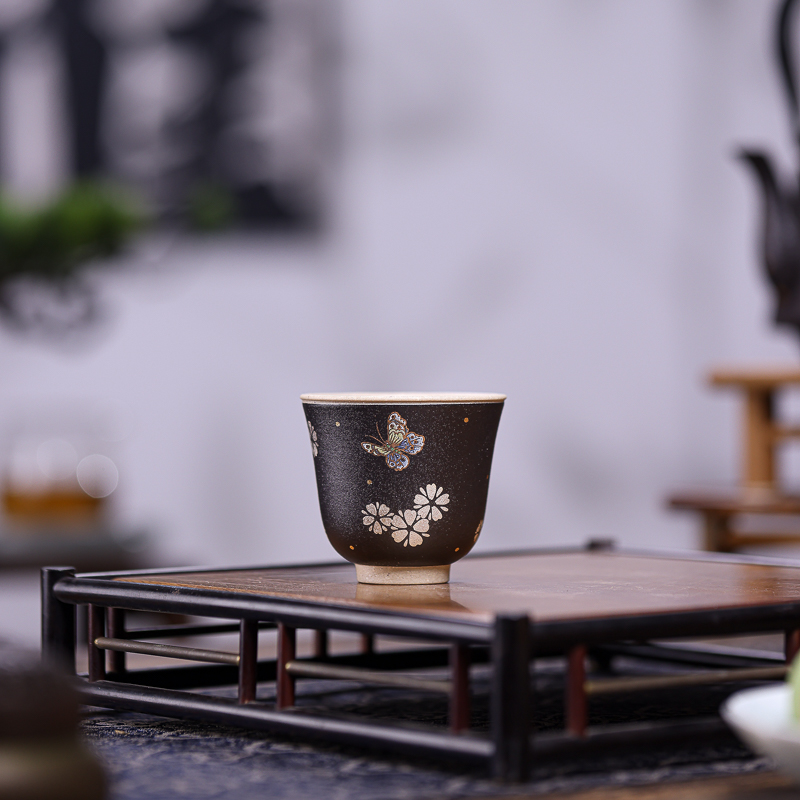 手工杯 | 宜兴紫砂杯 九斋羊脂白段金银蝴蝶主人杯