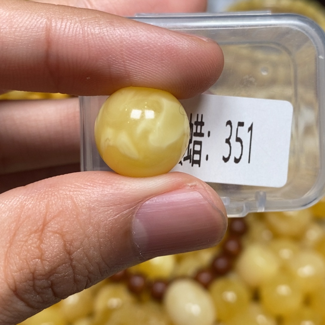 蜜蜡未镶嵌珠宝奇石351