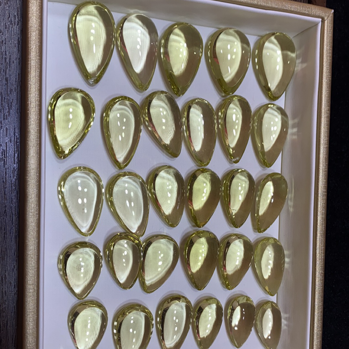 天然黄水晶水滴吊坠（手工精雕打磨）