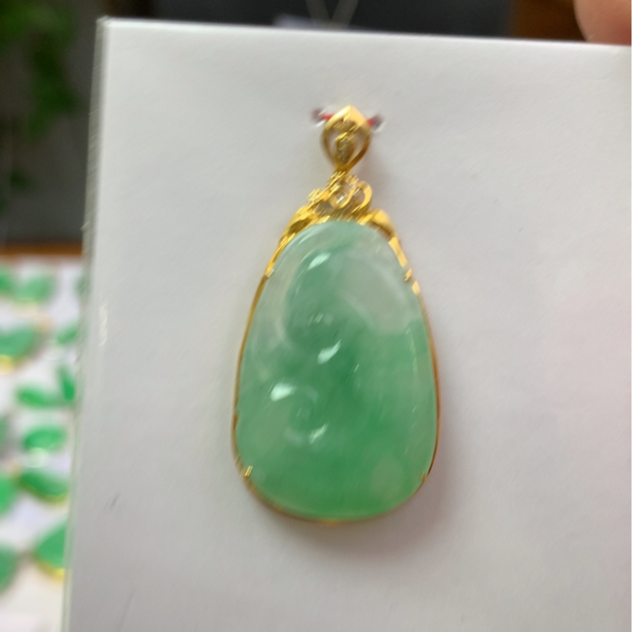 【闪购商品】翡翠颈饰18K金镶嵌翡翠