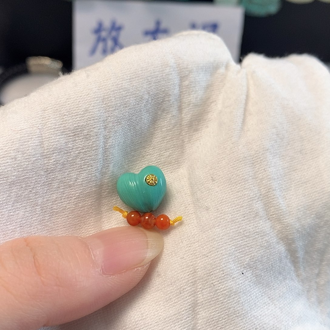 南红玛瑙未镶嵌珠宝奇石