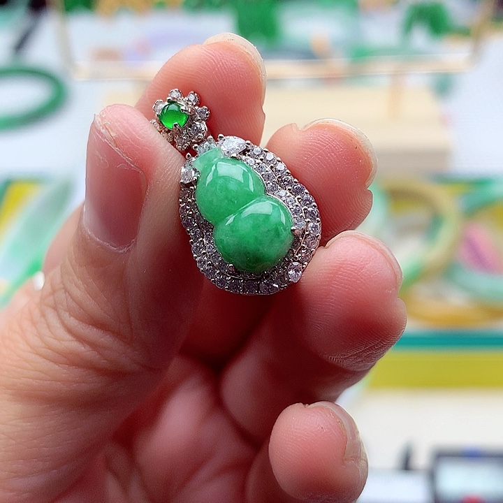 翡翠颈饰银S925镶嵌翡翠