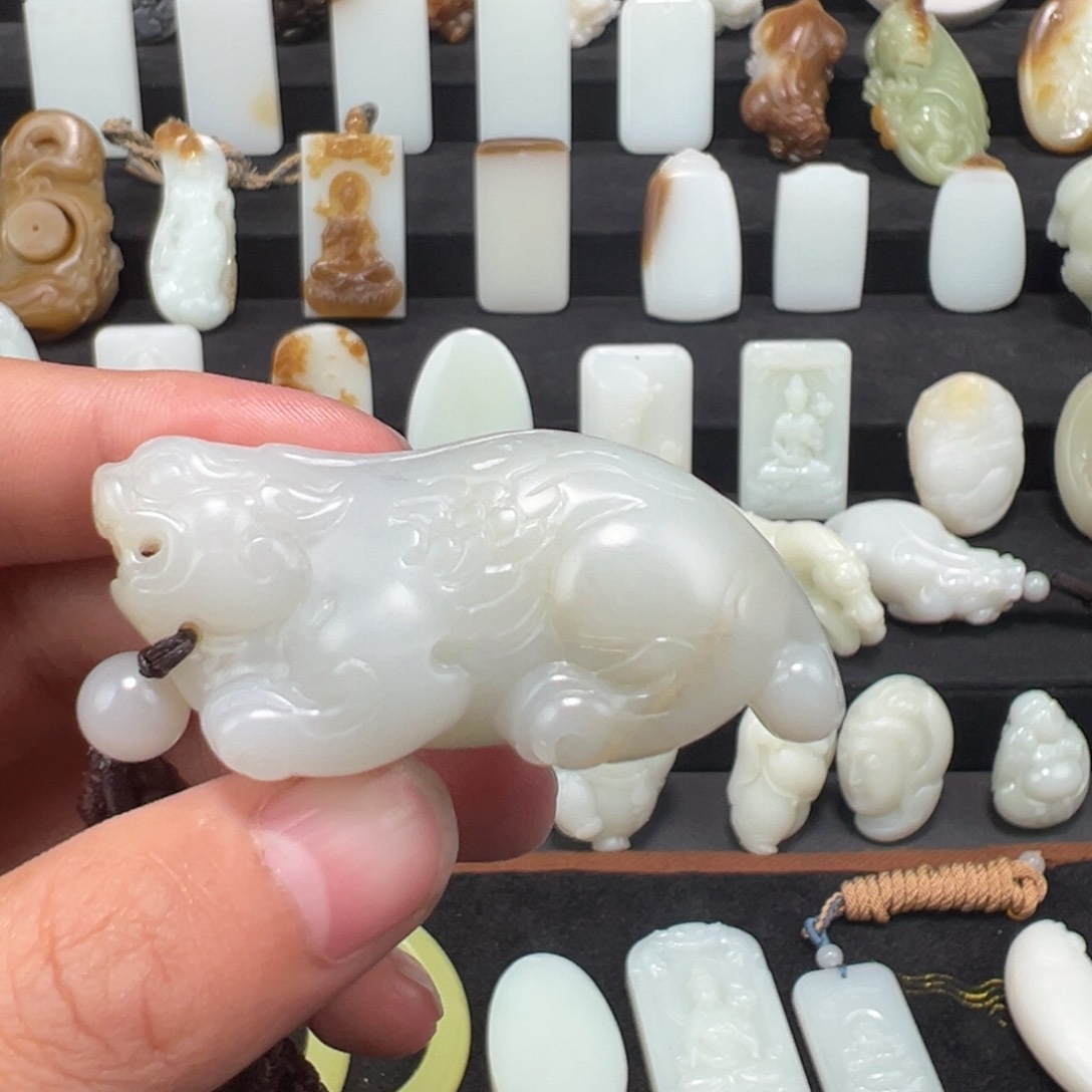 和田玉颈饰未镶嵌