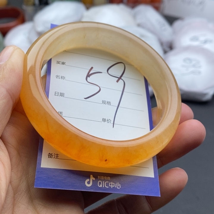 未镶嵌手镯石英质玉