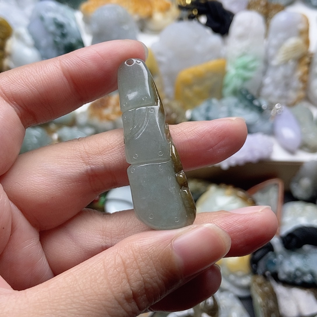 翡翠未镶嵌颈饰翡翠