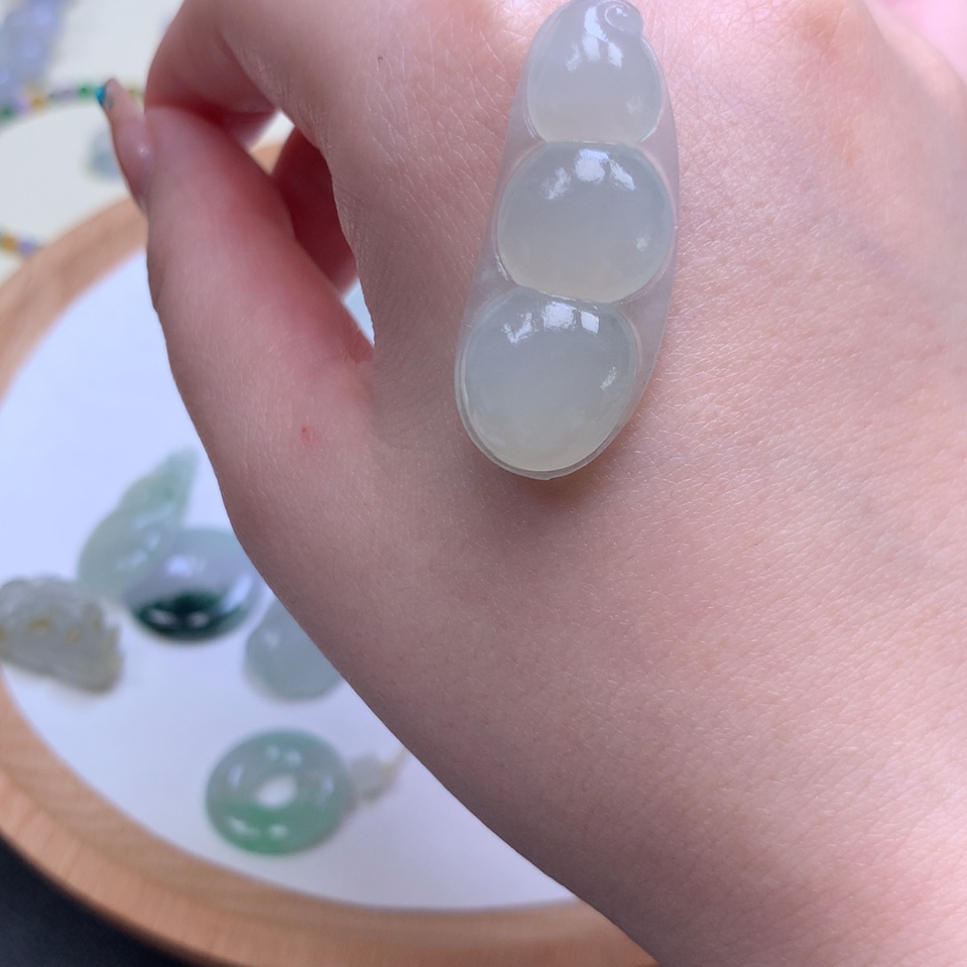 定制翡翠未镶嵌福豆