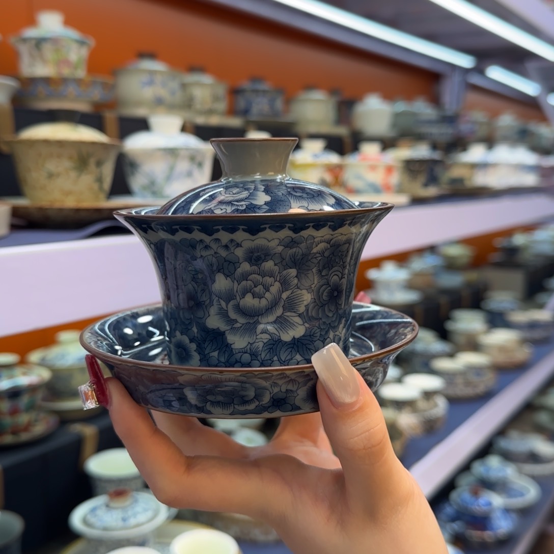 我在外面吃饭呢你在哪