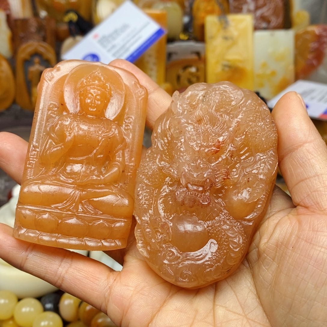 石英质玉颈饰未镶嵌
