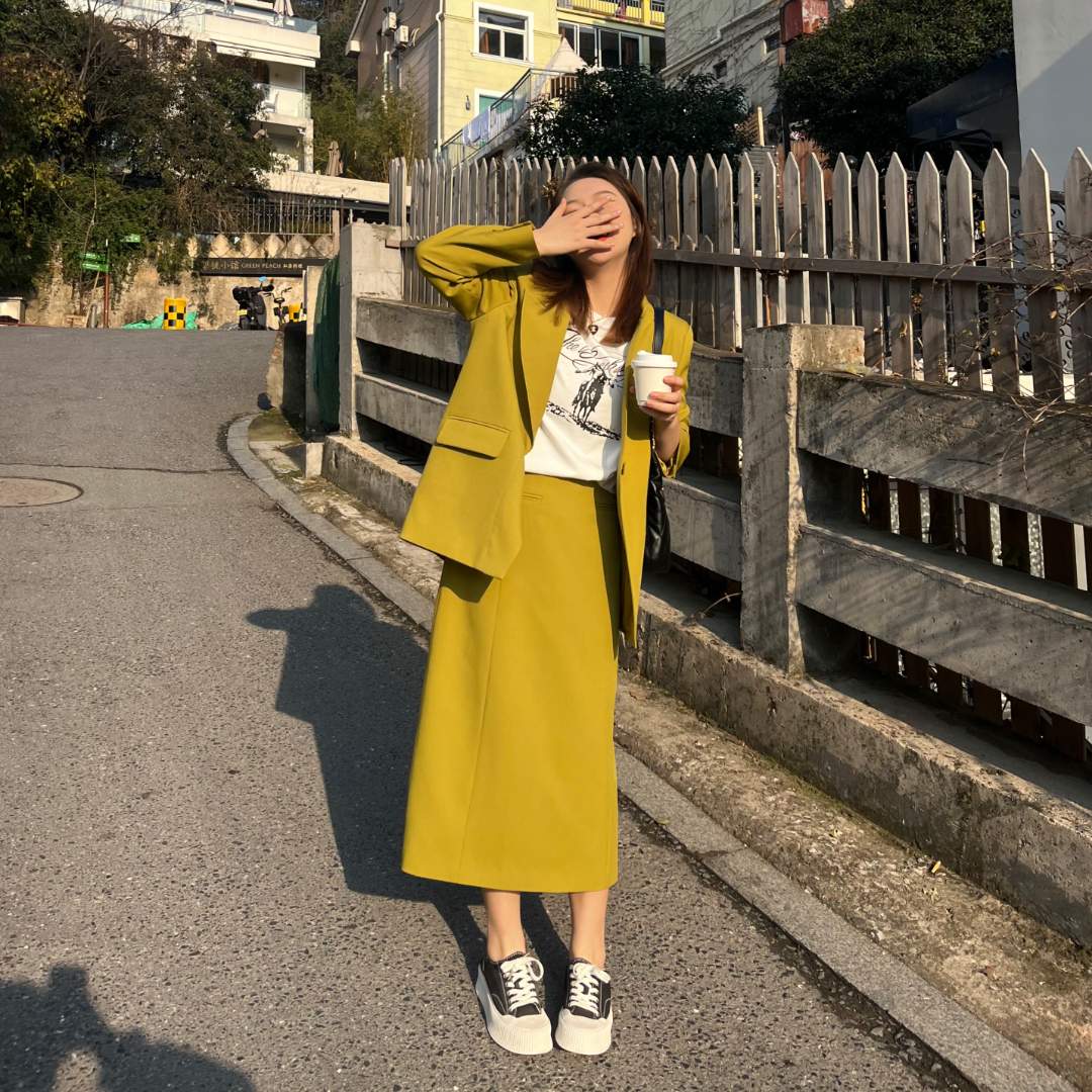 楠序鹿鹿大码女装2025春季休闲西装外套裙子两件套YZ6220