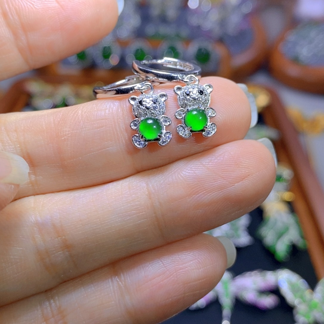 翡翠颈饰银S925镶嵌天然翡翠