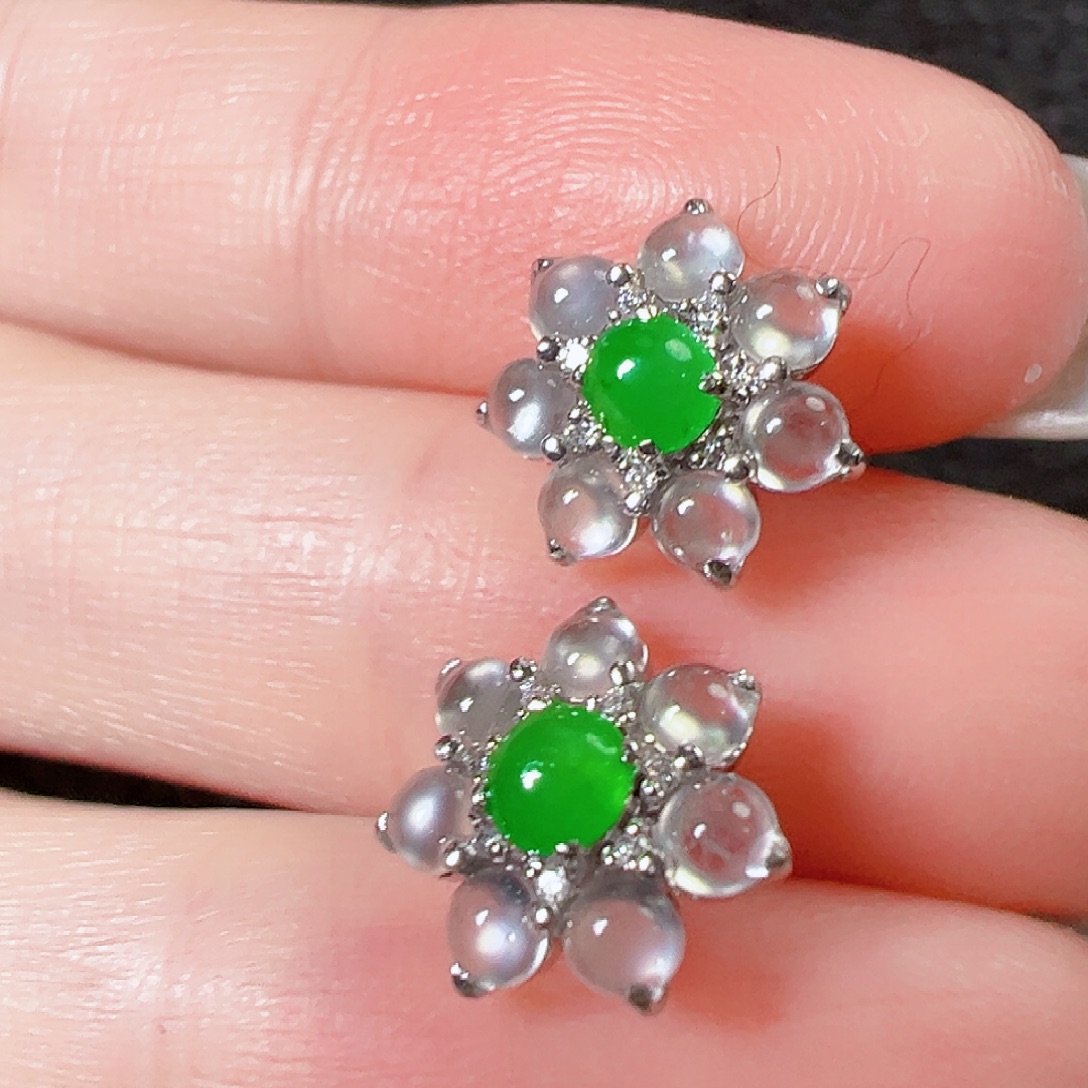 翡翠18K金镶嵌耳饰签收后24小时鉴赏期，过时不退