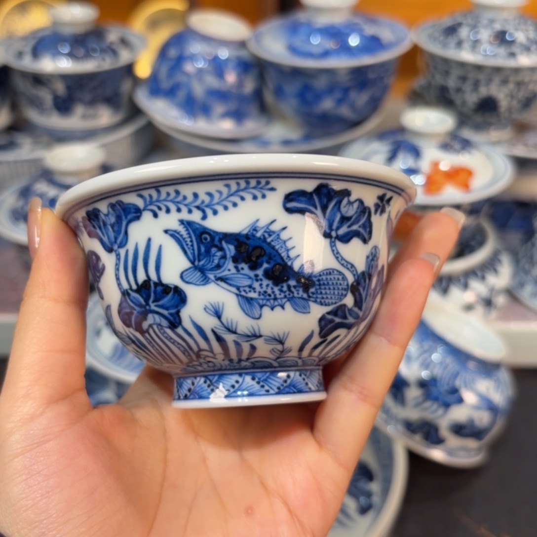 杯子……………………………………