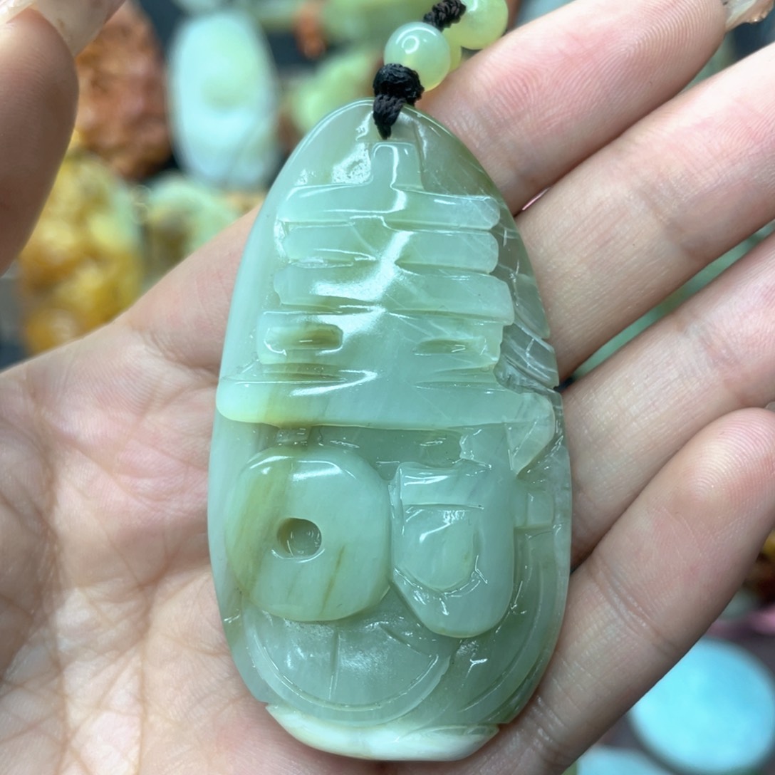 蛇纹石玉颈饰未镶嵌