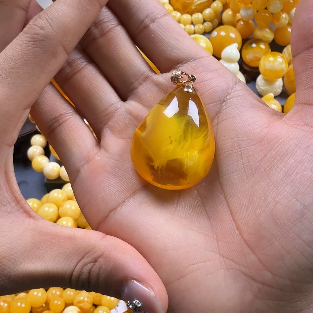 琥珀珠宝奇石18K金镶嵌水滴