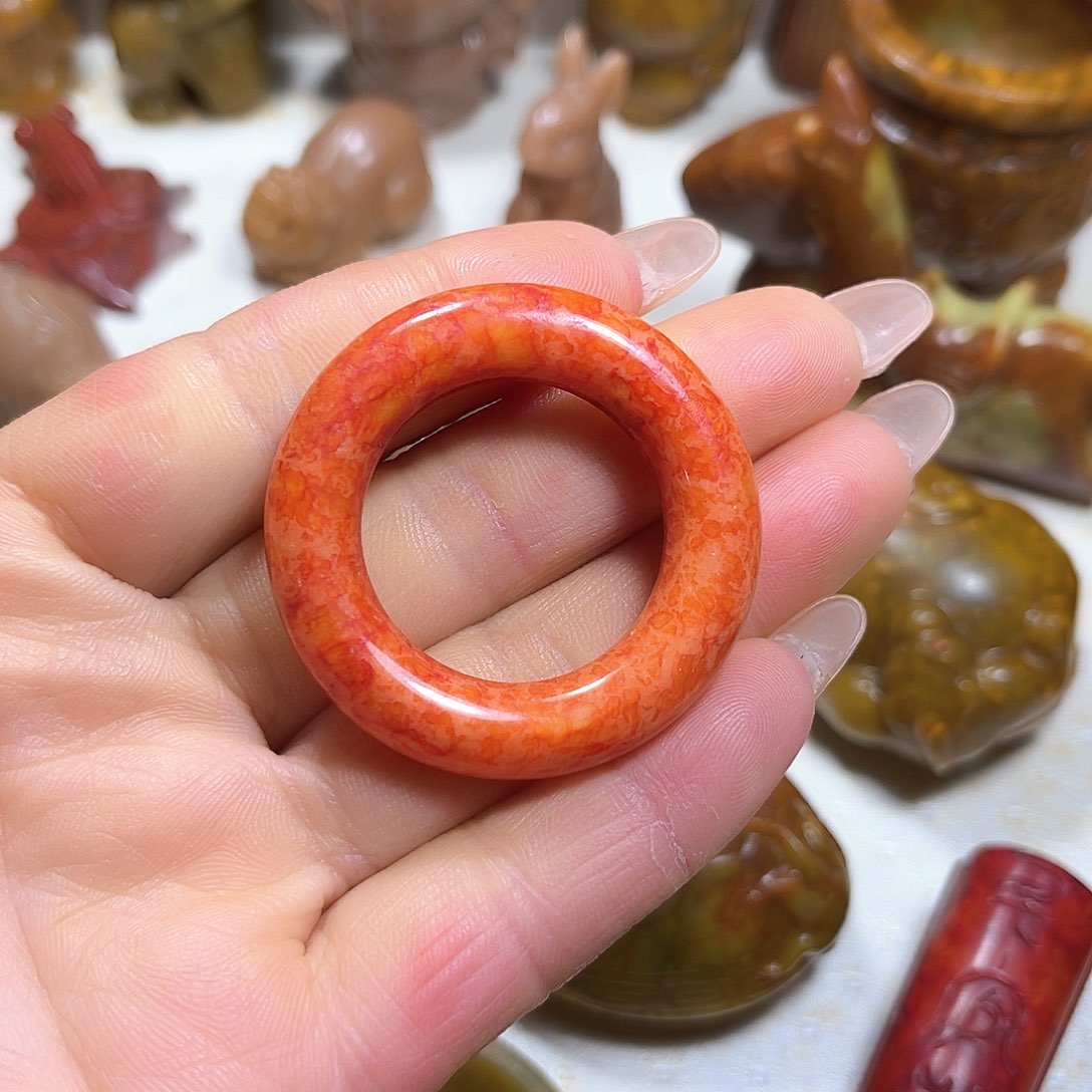 白玉菩提吊坠白玉菩提吊坠