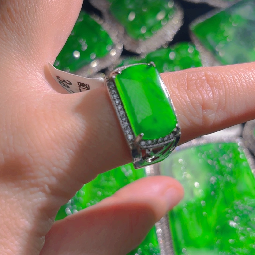 翡翠颈饰银S925镶嵌马鞍