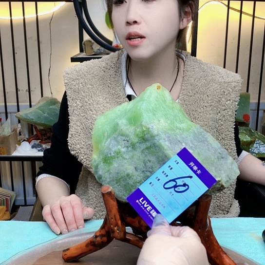 【闪购商品】未镶嵌蛇纹石玉原石永*