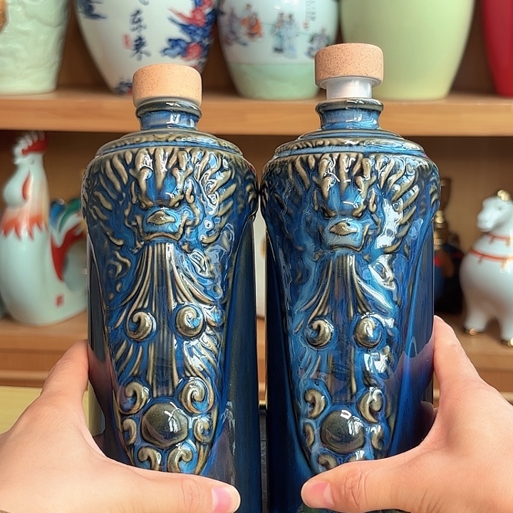 1斤双龙瓶 2个窑变蓝