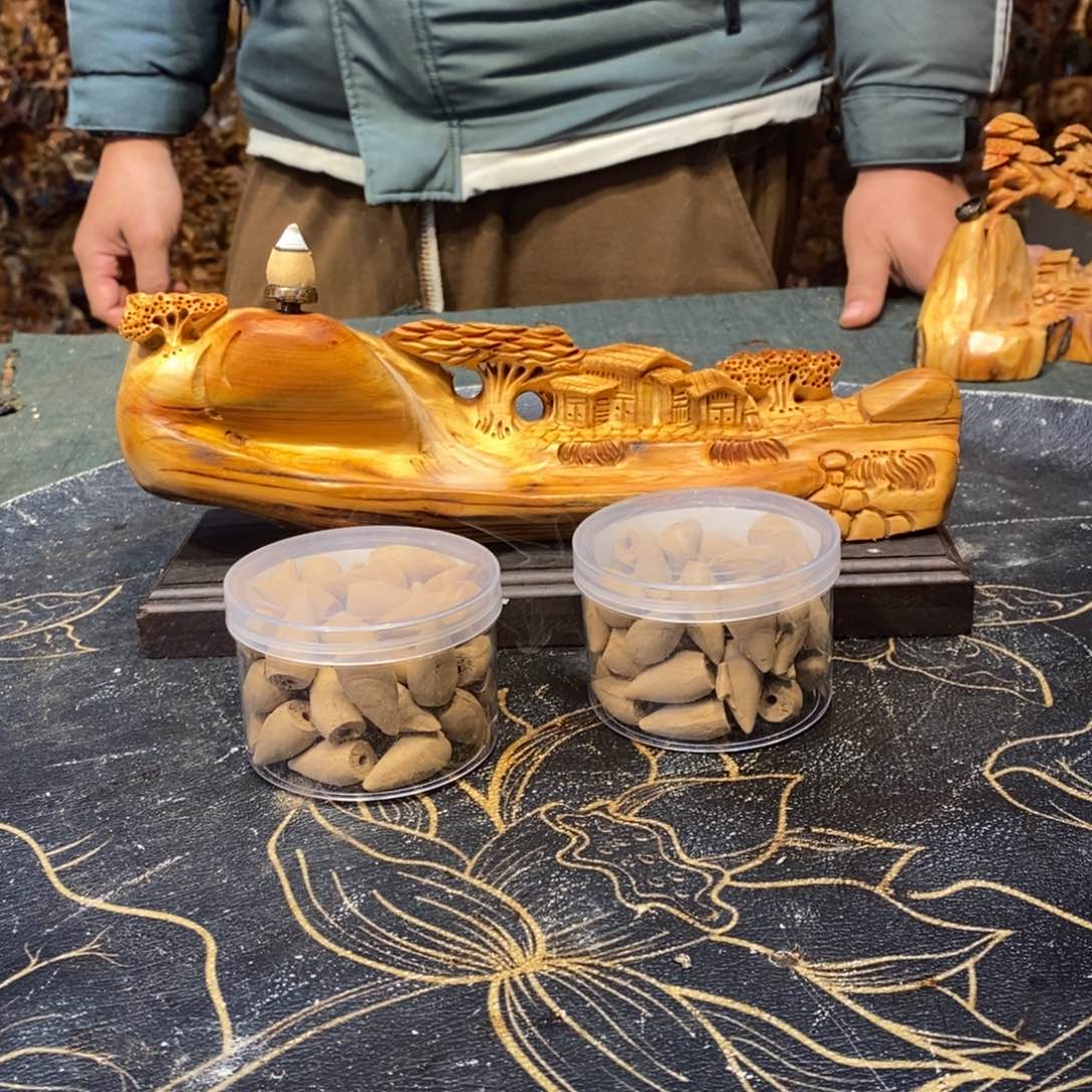 柏木（崖柏）红油崖柏山水