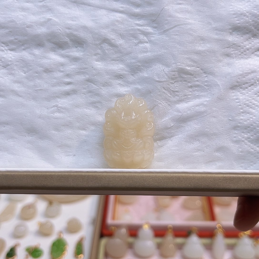 和田玉未镶嵌吊坠(不含链)