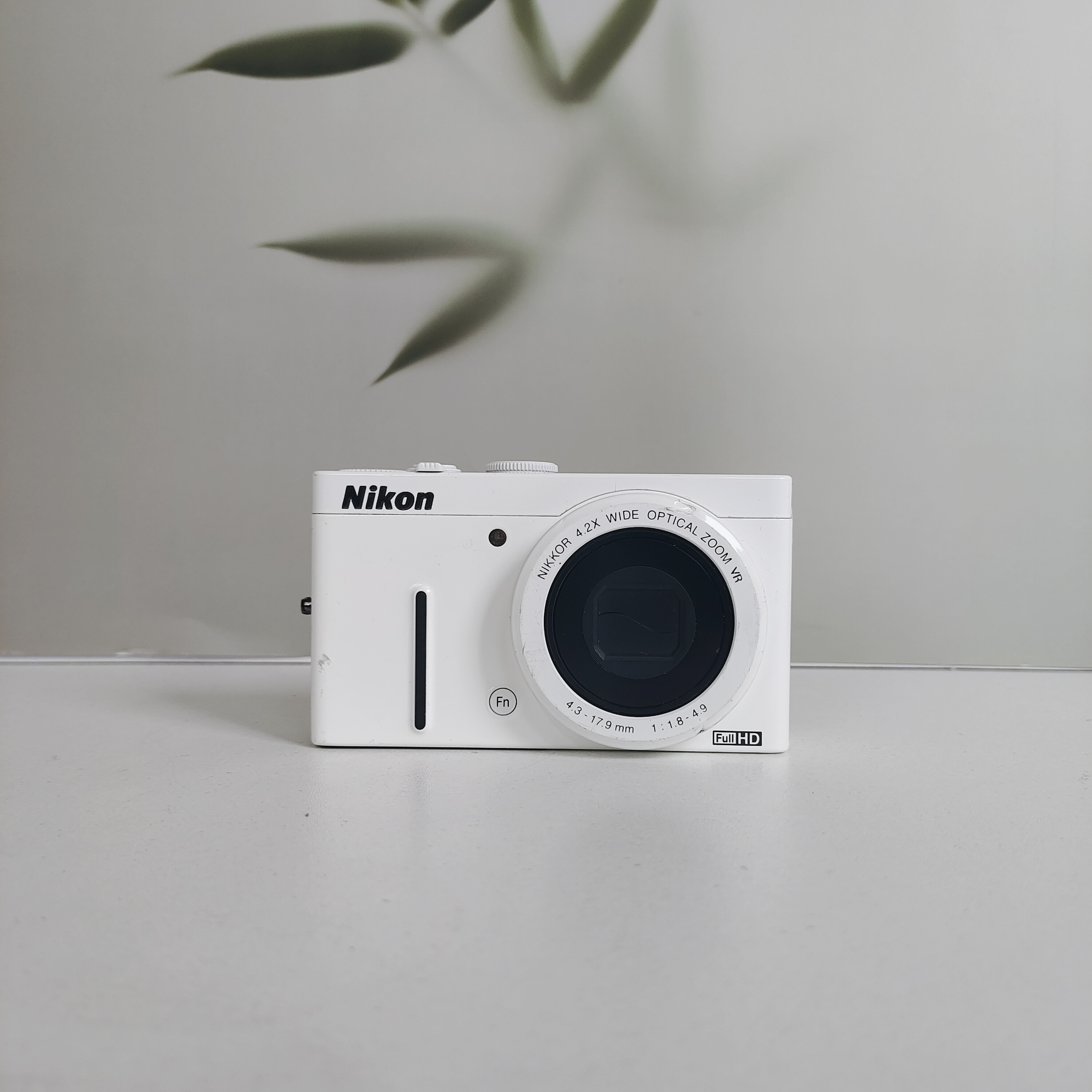 8新 Nikon/尼康 P310 ccd相机1600万像素4,2倍变焦奶白色出图清晰