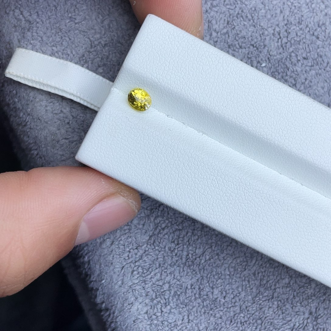 裸石石榴石未镶嵌一颗