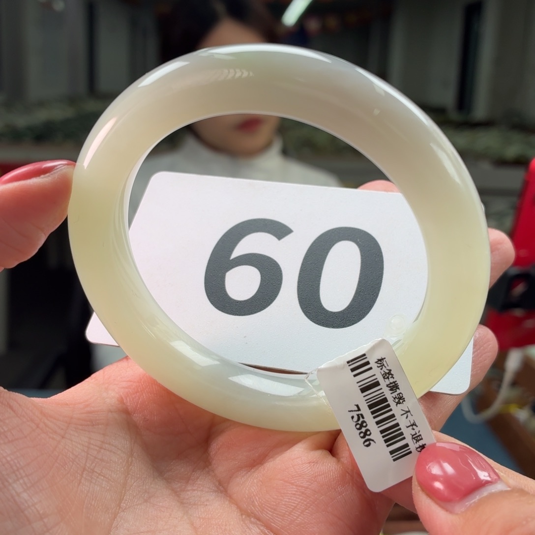 和田玉手镯未镶嵌画**`