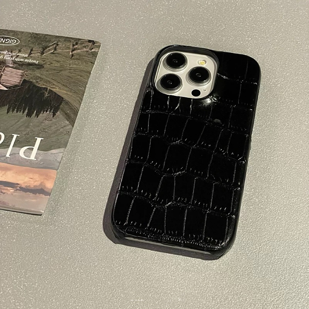 黑色鳄鱼纹适用于iPhone16promax手机壳15简约苹果14高级感13复古