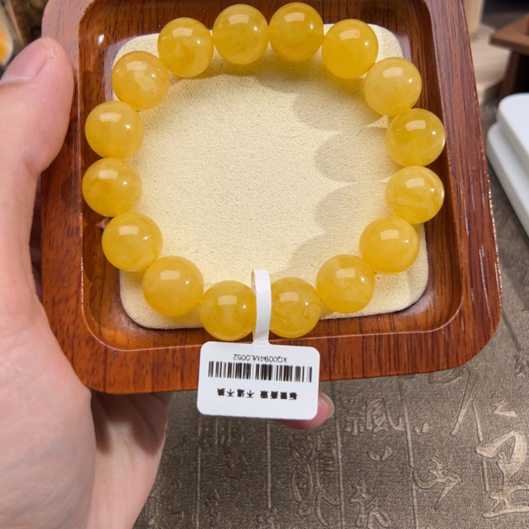 琥珀裸石未镶嵌琥珀裸石未镶嵌110