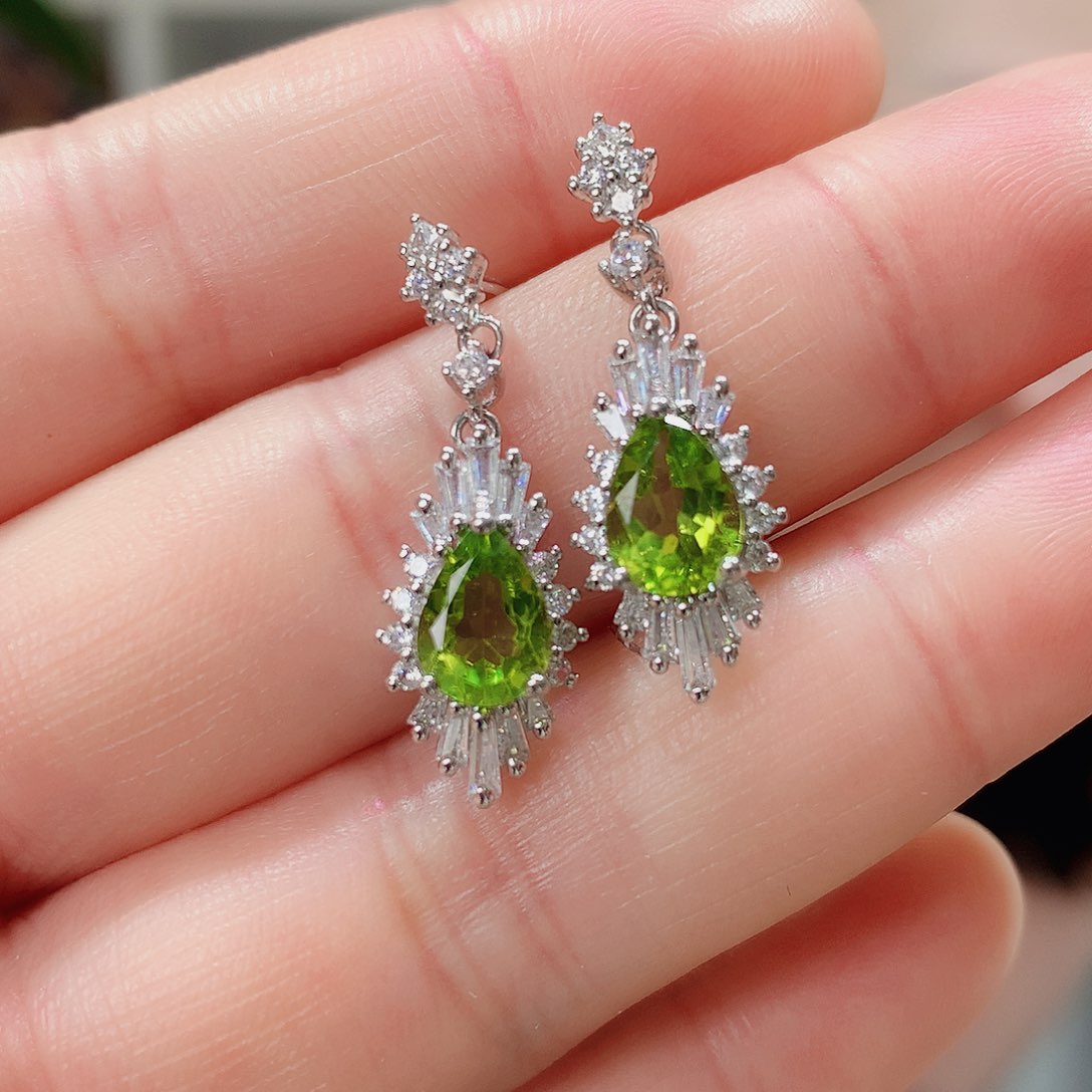 橄榄石耳饰银S925镶嵌