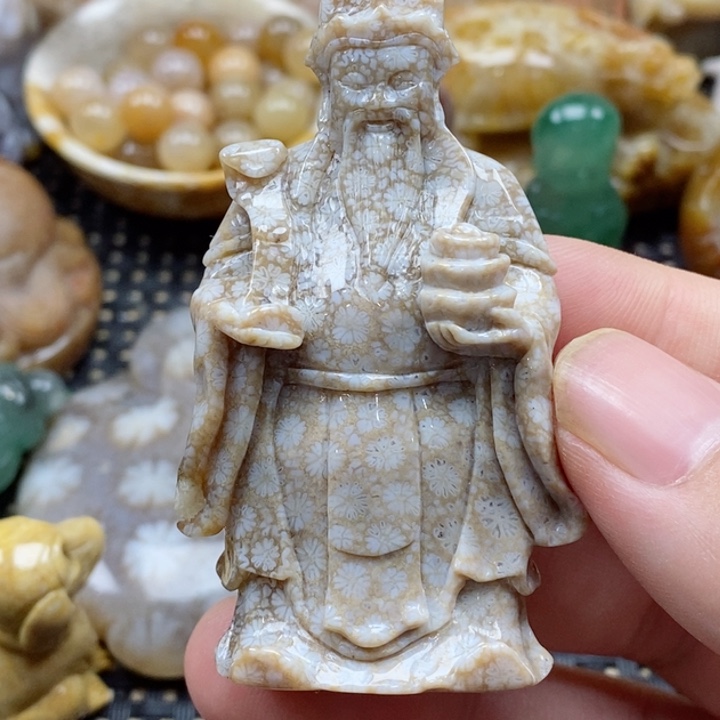 硅化珊瑚（珊瑚玉）颈饰未镶嵌