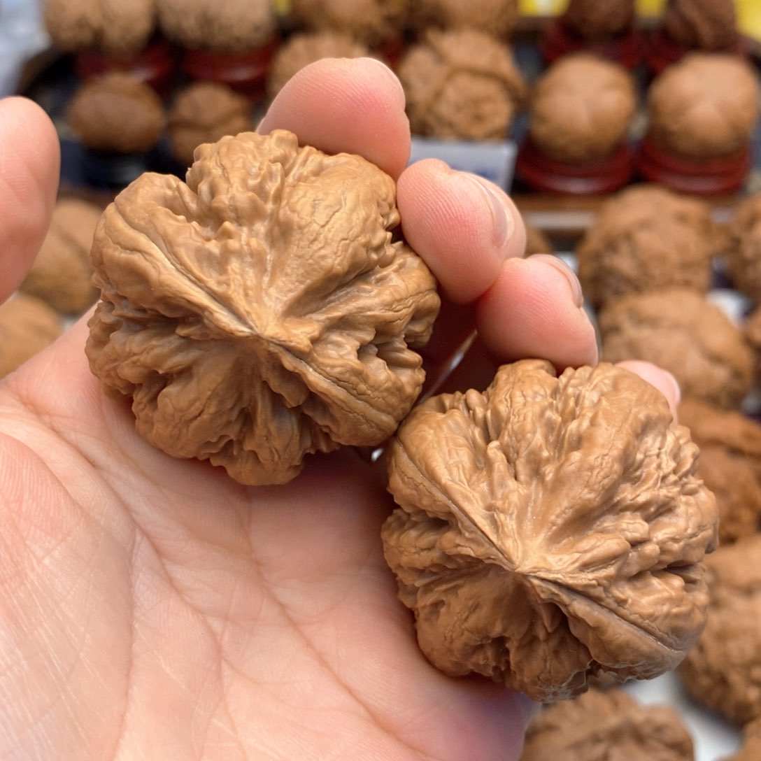 【闪购商品】文玩核桃把件42尺全品霸王龙