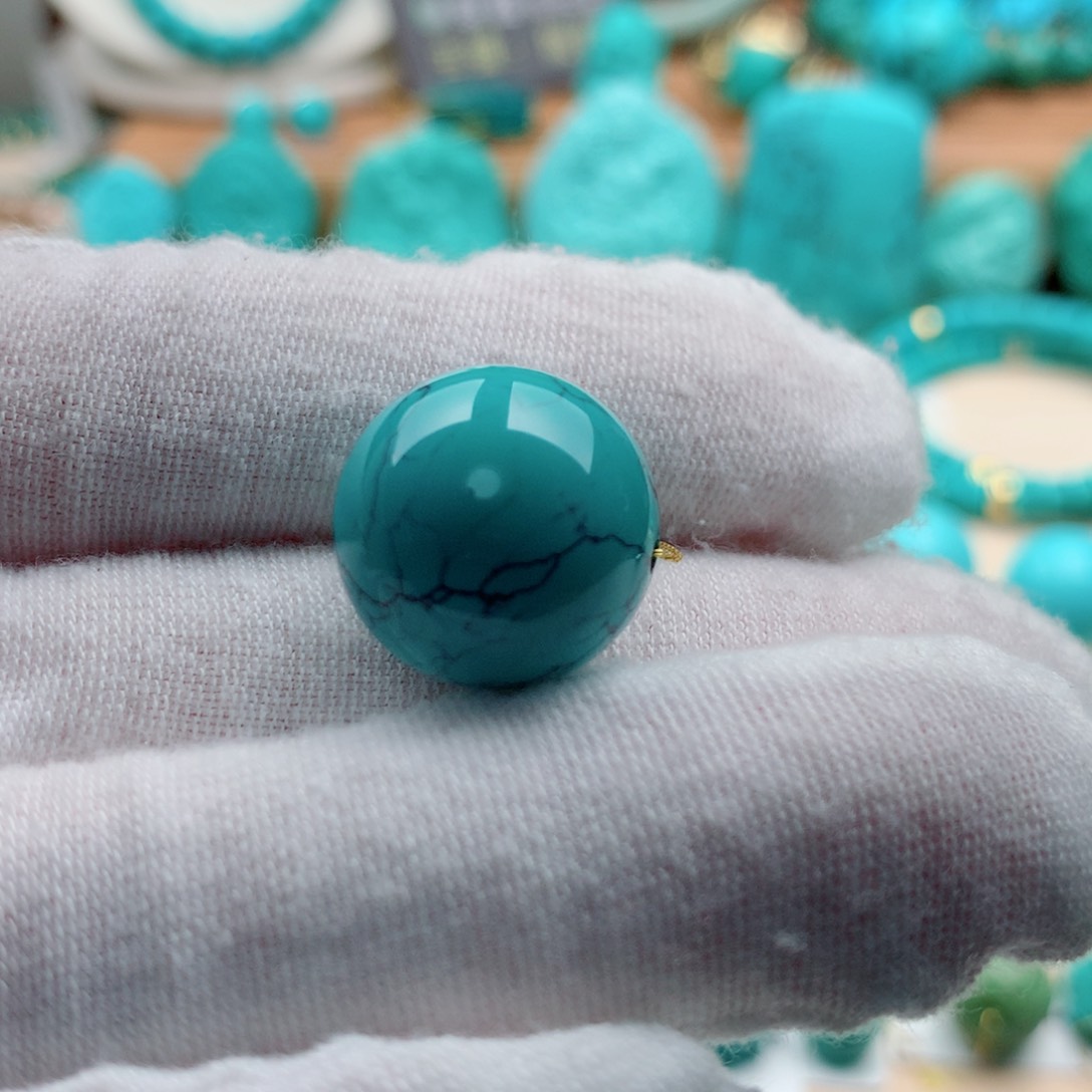 绿松石颈饰未镶嵌