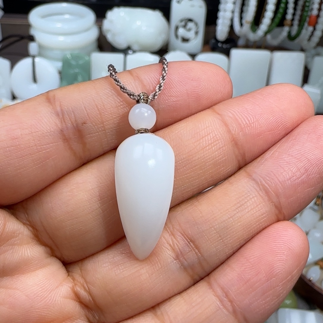 和田玉未镶嵌颈饰