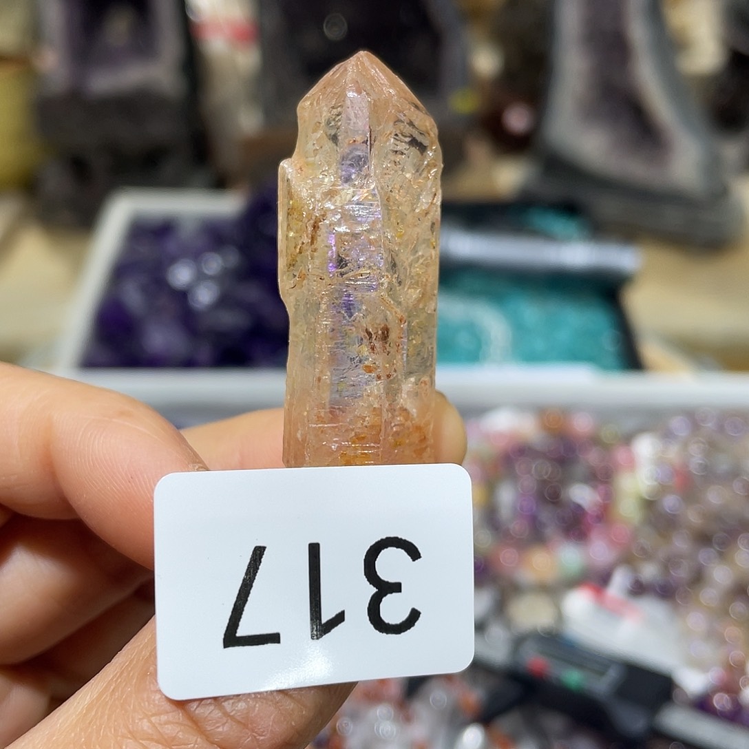 水晶摆件……未镶嵌