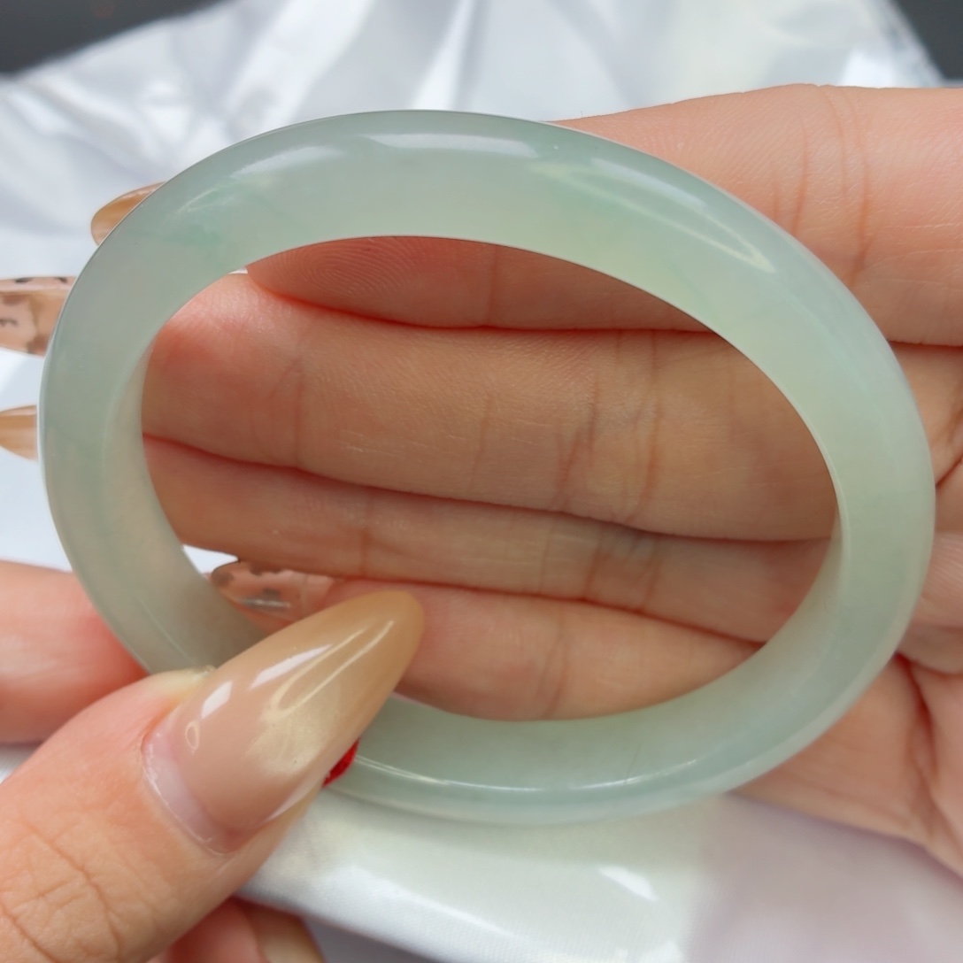 未镶嵌手镯（贵妃镯）翡翠36