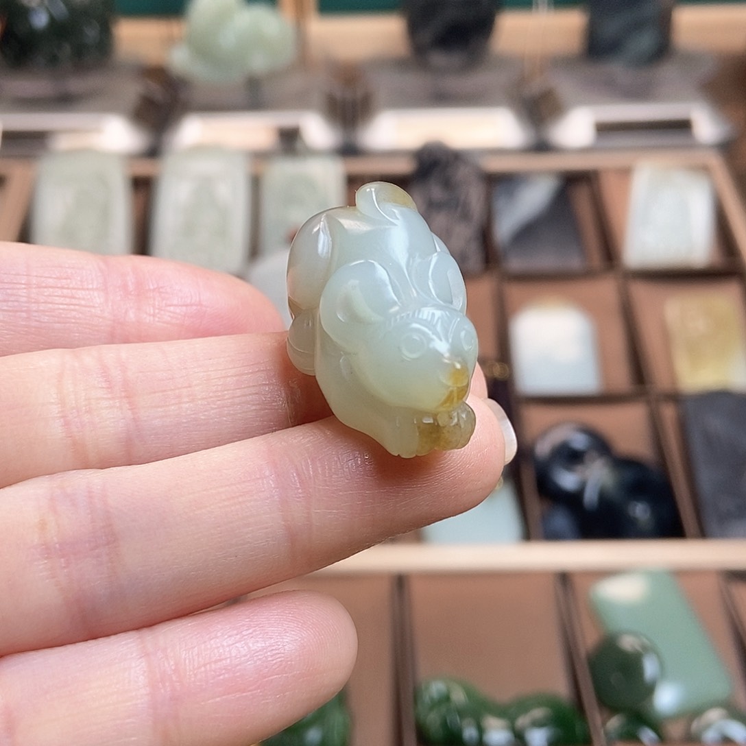 和田玉（糖玉）颈饰未镶嵌