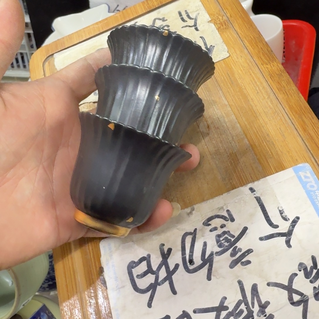 微瑕疵介意勿拍陶瓷器皿W496