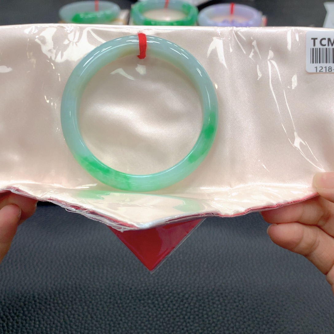 翡翠未镶嵌手镯8号