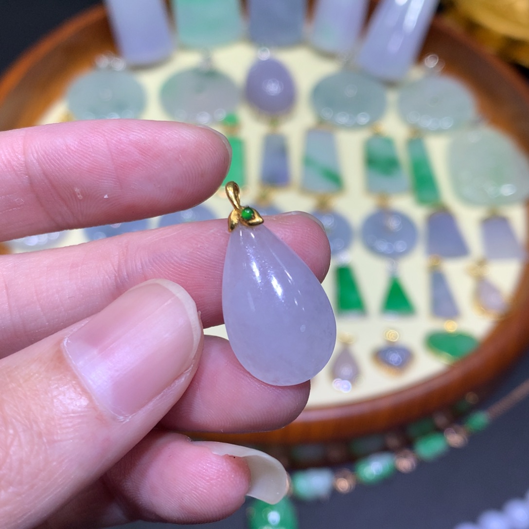 翡翠吊坠(不含链)18K金镶嵌