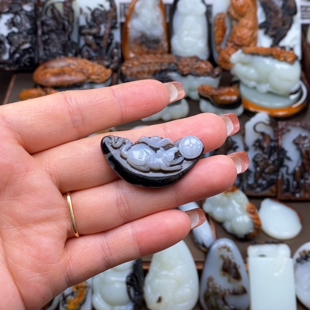 颈饰未镶嵌和田玉