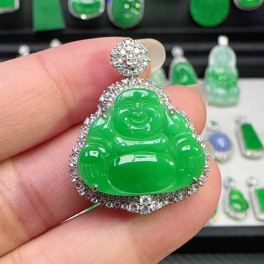 翡翠18K金镶嵌颈饰吊坠