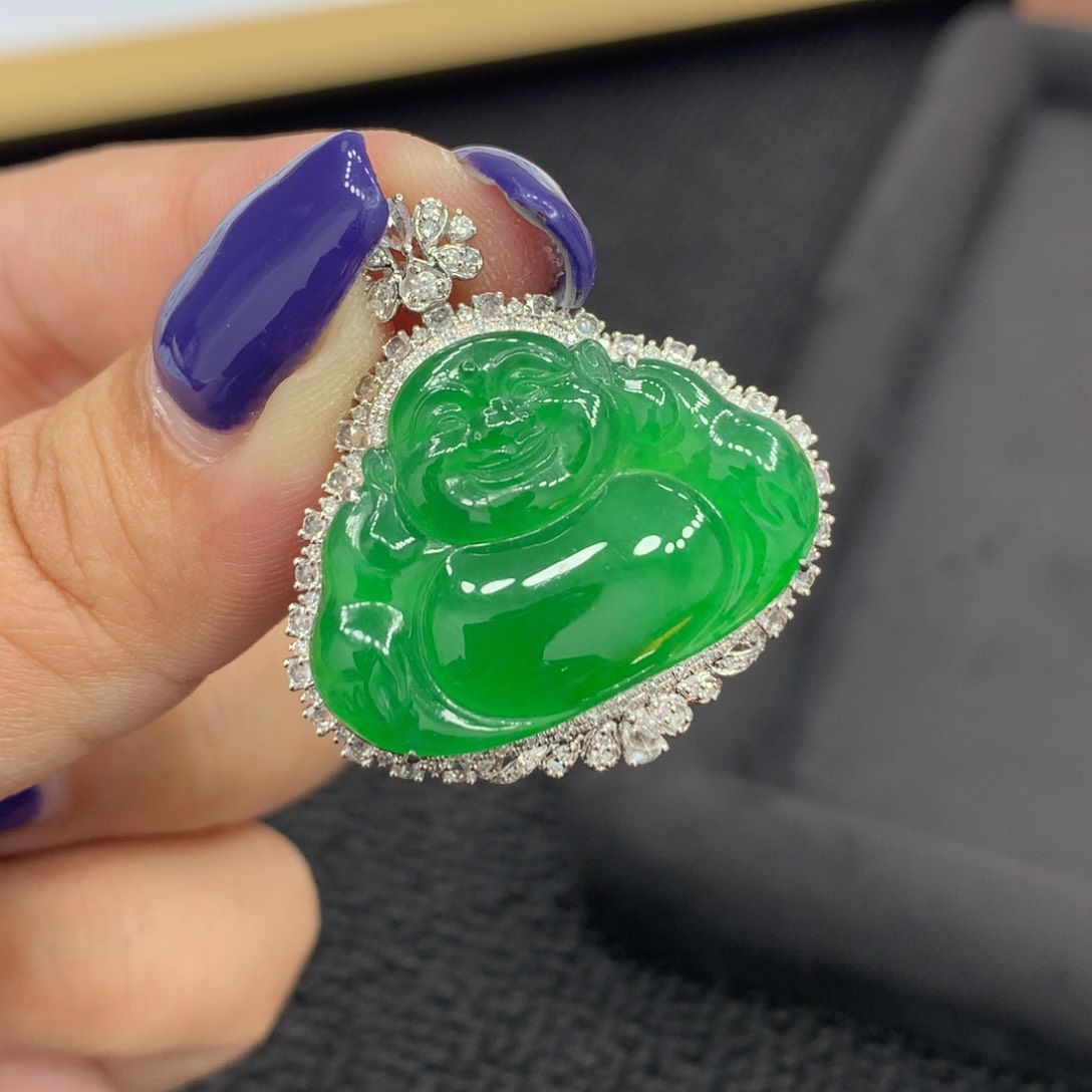 翡翠18K金镶嵌颈饰佛公