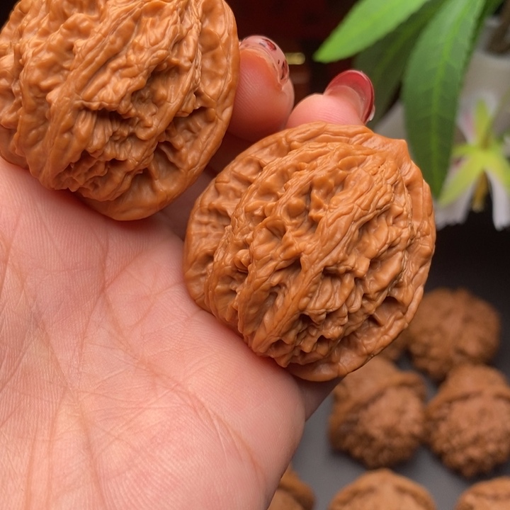 文玩核桃把件虎头