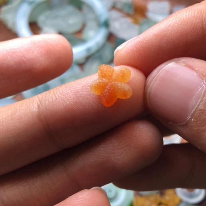 定制翡翠未镶嵌挂件