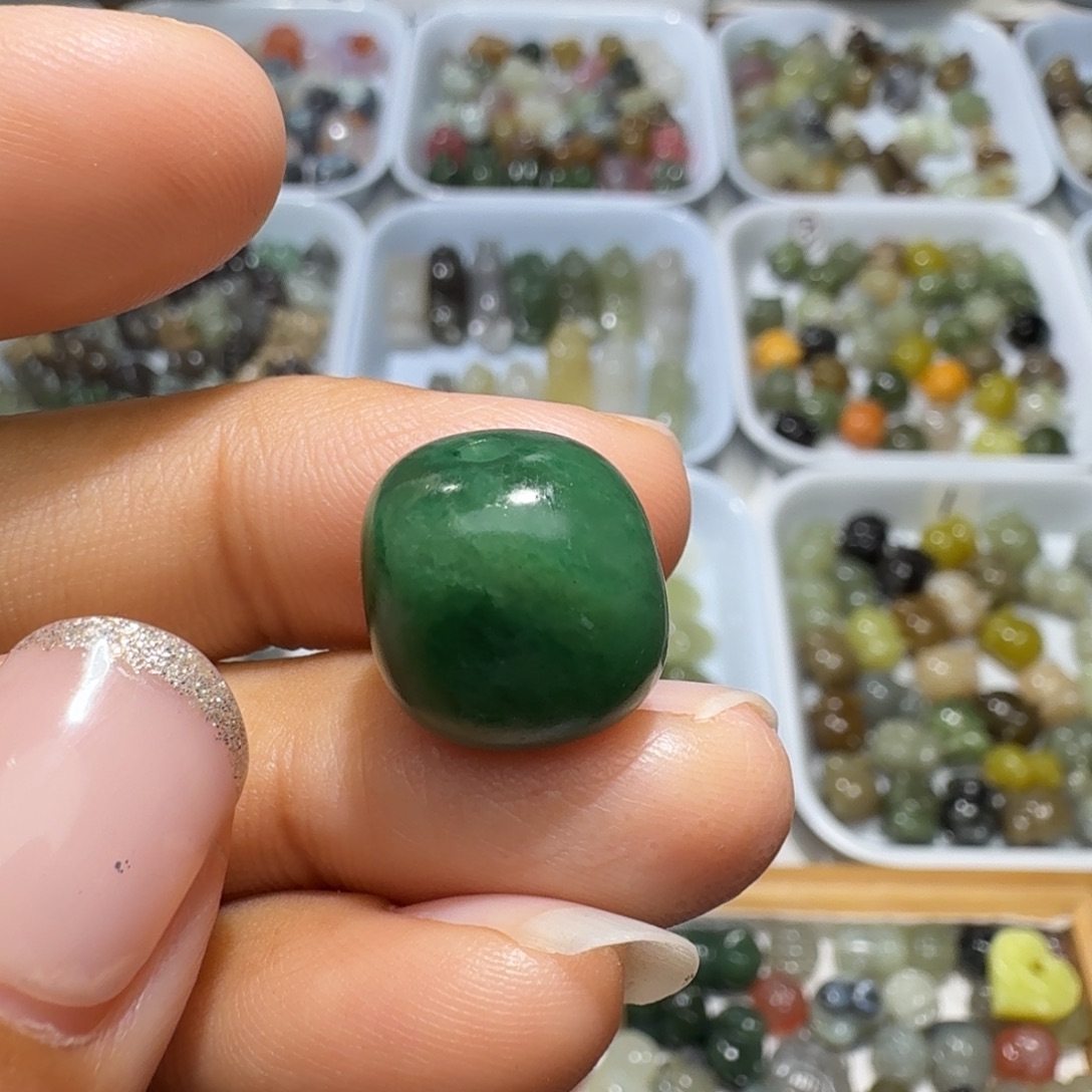 和田玉未镶嵌珠宝奇石