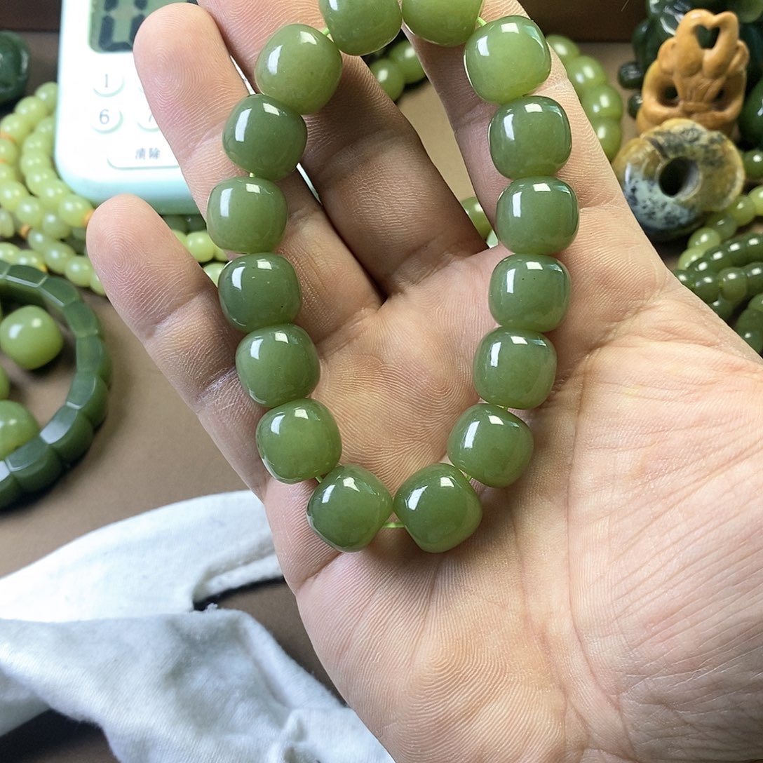 岫岩老玉（透闪石质玉）手链未镶嵌✊***好