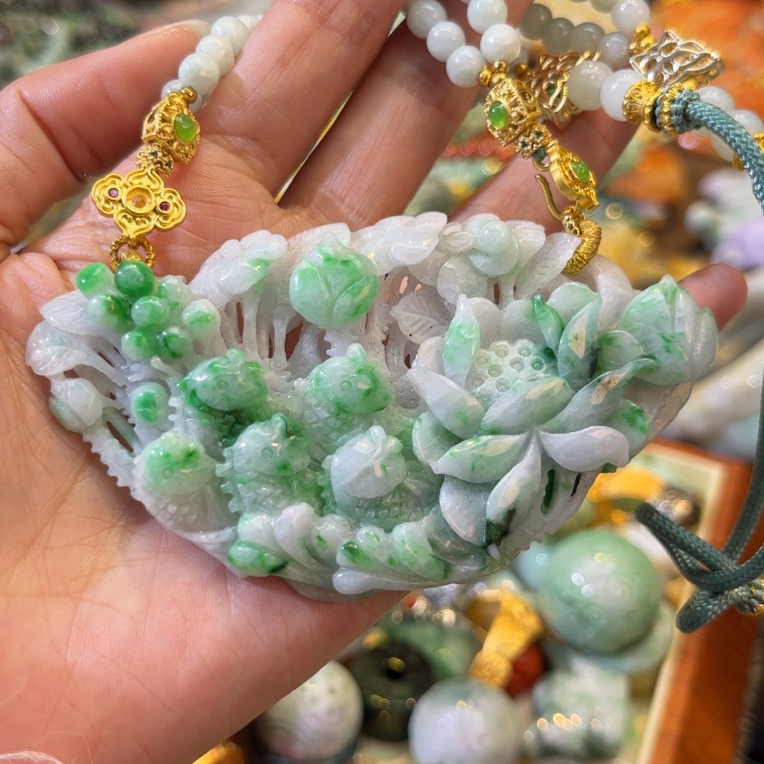 翡翠颈饰未镶嵌待编款