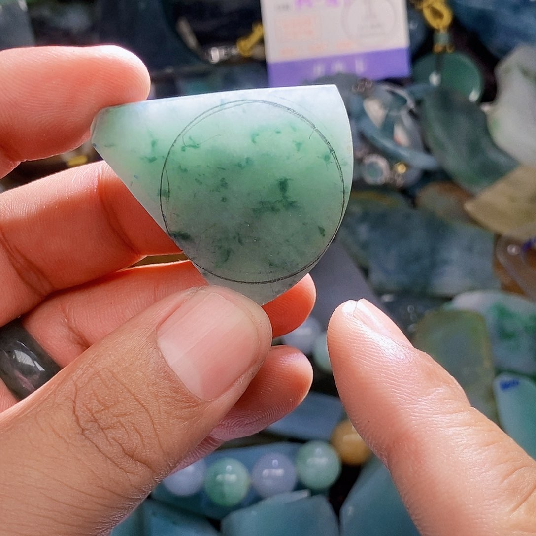 颈饰未镶嵌翡翠翡翠