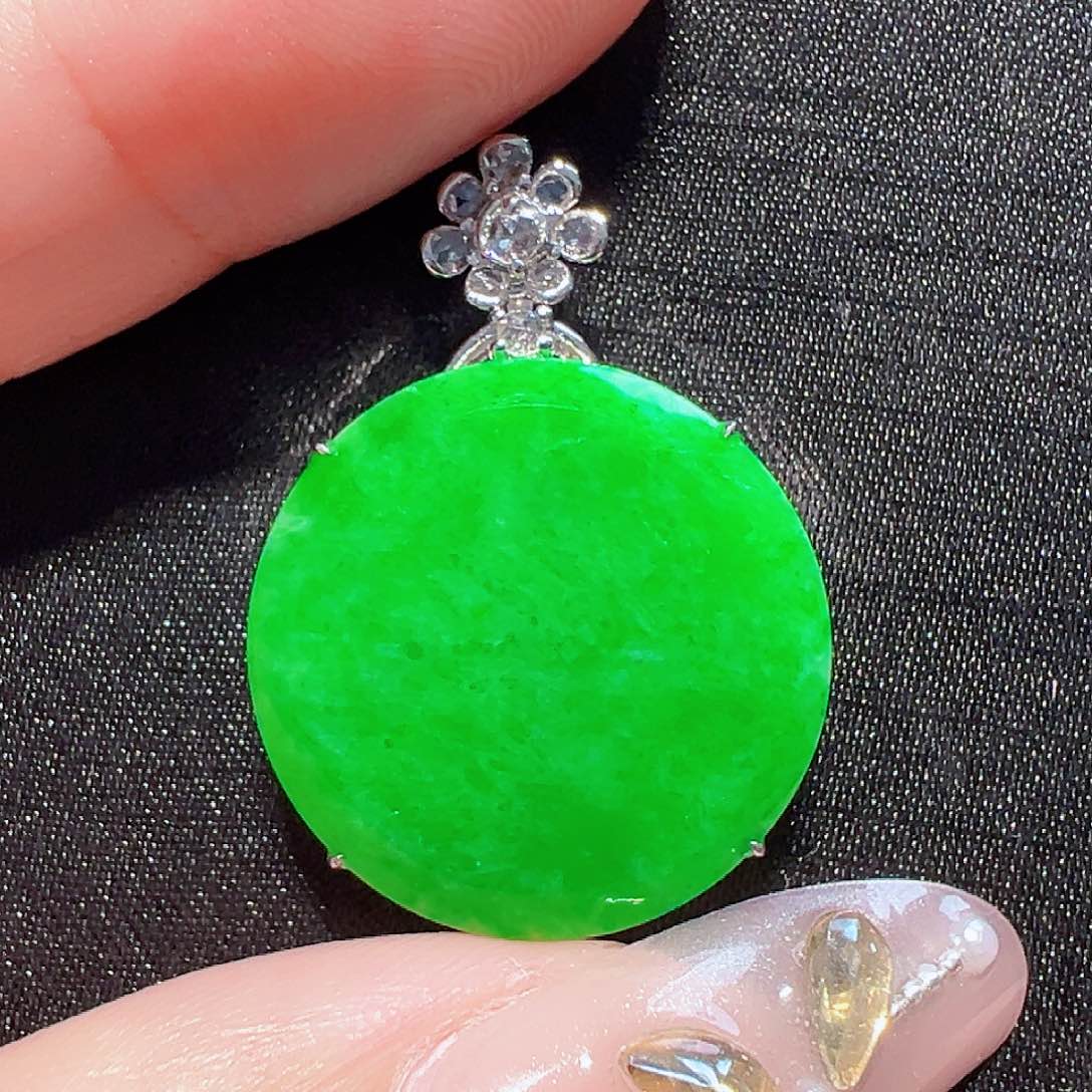 翡翠颈饰18K金镶嵌签收后24小时鉴赏期